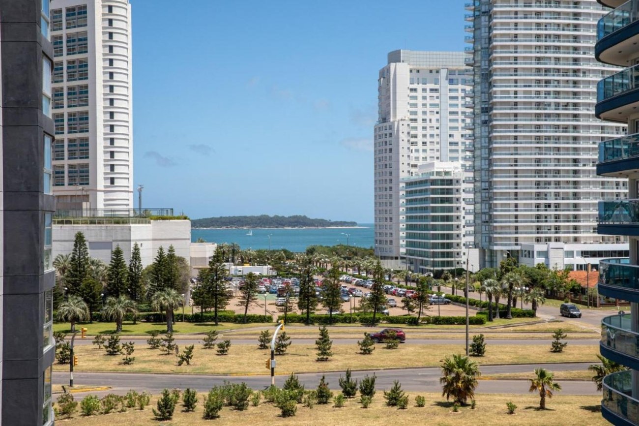 Los 3 mejores hoteles frente al mar en Punta del Este1 (1)