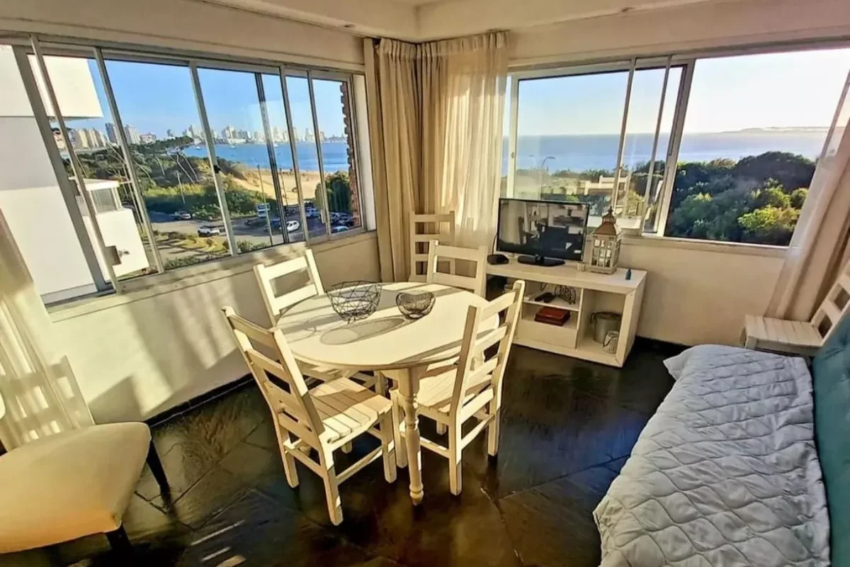 Sencillo apartamento frente al mar en Parada 9 de la Mansa